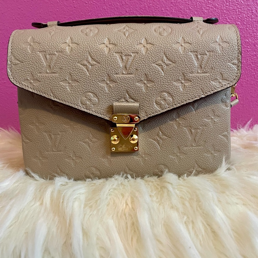 Louis Vuitton Empreinte Pochette Metis (Turtledove)